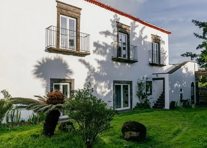 Senhora Do Carmo Charm House Bed & Breakfast