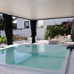 Senhora Do Carmo Charm House לינה וארוחת בוקר Ponta Delgada
