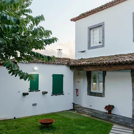 Senhora Do Carmo Charm House Bed & Breakfast *